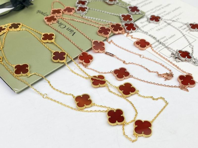 Van Cleef & Arpels necklace 12yxq34